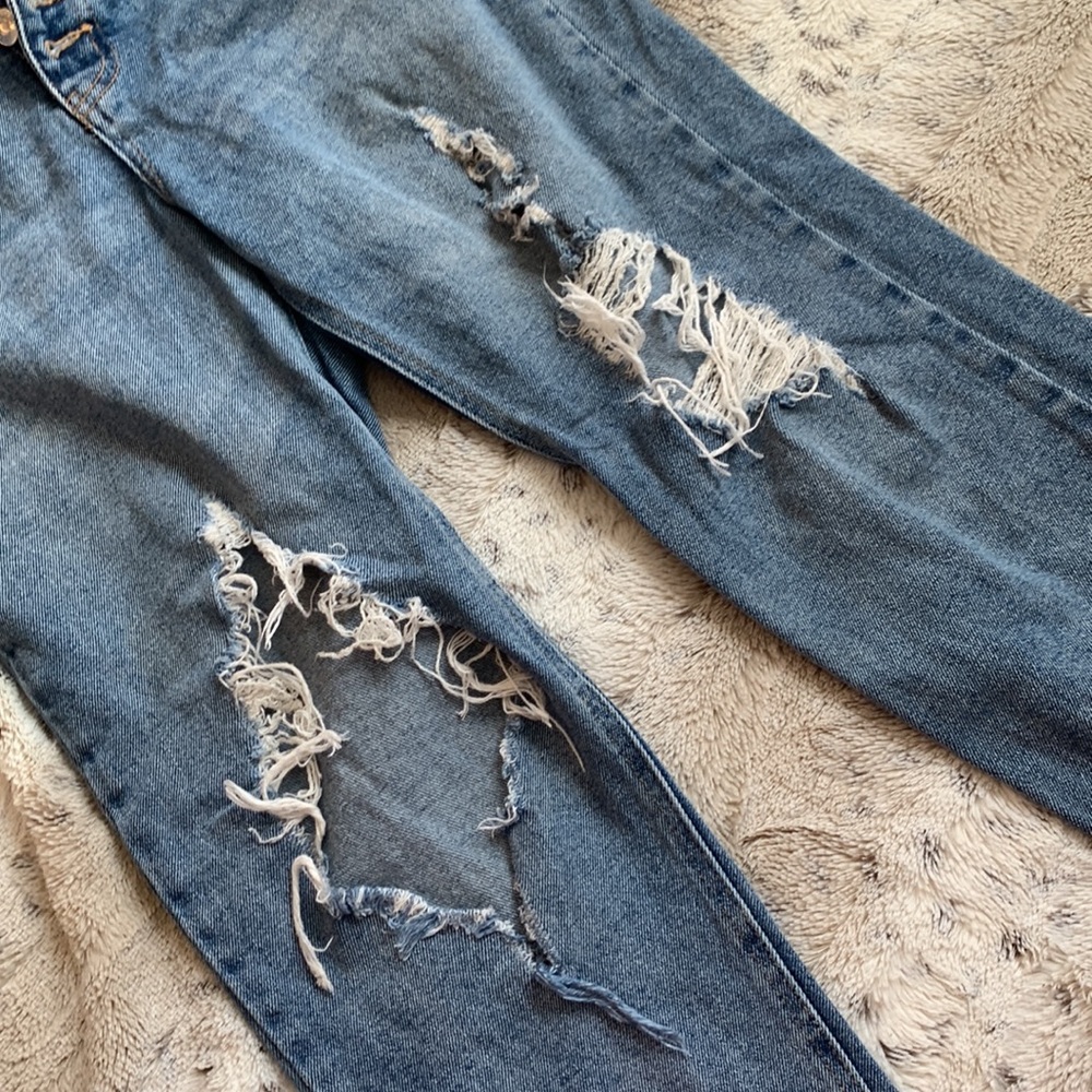 Wilde Fable High Rise Ripped Jeans Size 4 - Picture 5 of 6